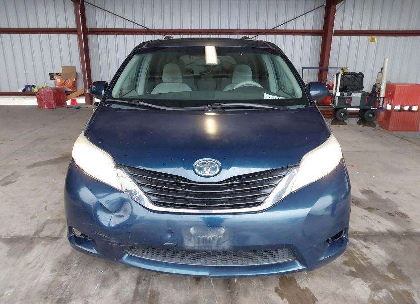 Photo 12 of 2011 Toyota Sienna LE V6 (VIN 5TDKK3DC7BS025843)