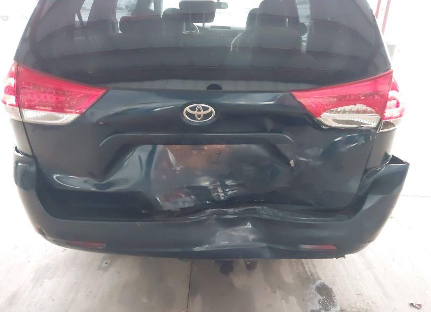 Photo 6 of 2011 Toyota Sienna LE V6 (VIN 5TDKK3DC7BS025843)