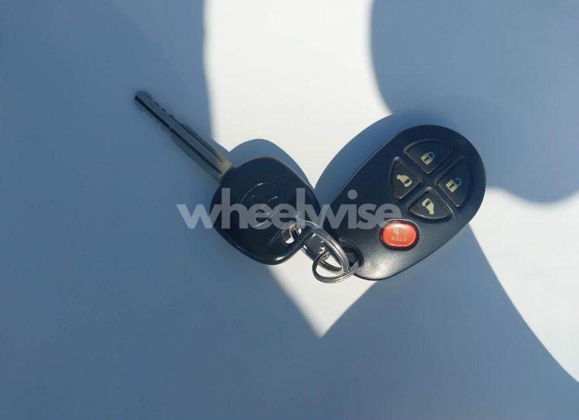 Photo 11 of 2011 Toyota Sienna LE V6 (VIN 5TDKK3DC7BS035000)