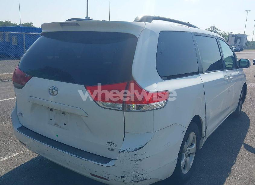 Photo 4 of 2011 Toyota Sienna LE V6 (VIN 5TDKK3DC7BS035000)