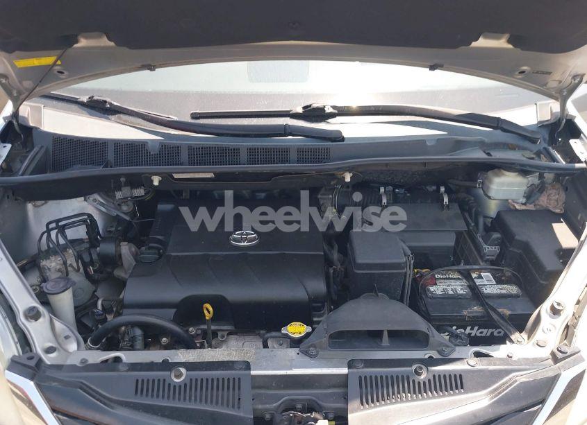 Photo 10 of 2011 Toyota Sienna LE V6 (VIN 5TDKK3DC7BS037510)