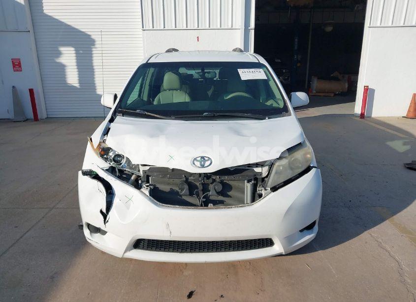 Photo 12 of 2011 Toyota Sienna LE V6 (VIN 5TDKK3DC7BS047227)
