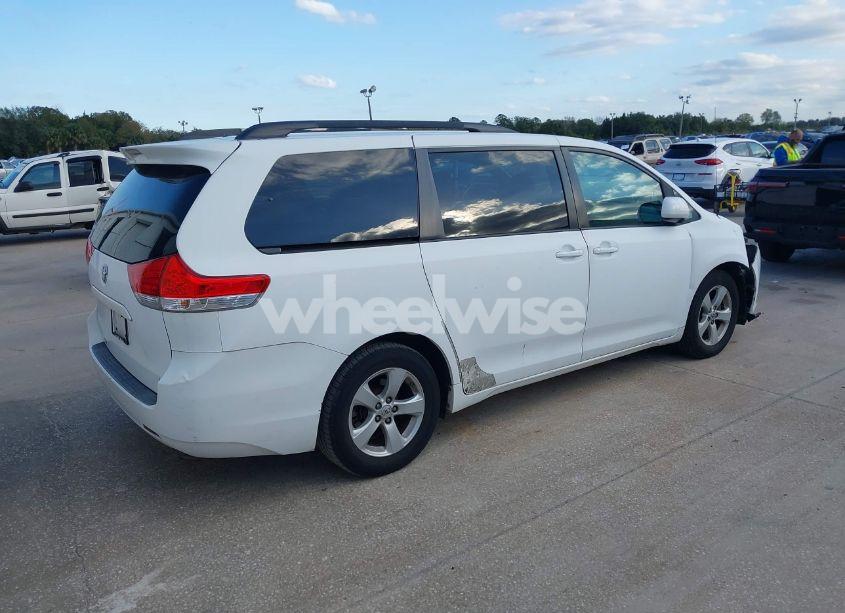 Photo 4 of 2011 Toyota Sienna LE V6 (VIN 5TDKK3DC7BS047227)