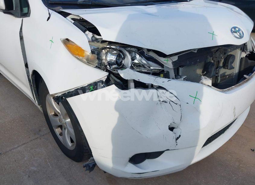 Photo 6 of 2011 Toyota Sienna LE V6 (VIN 5TDKK3DC7BS047227)