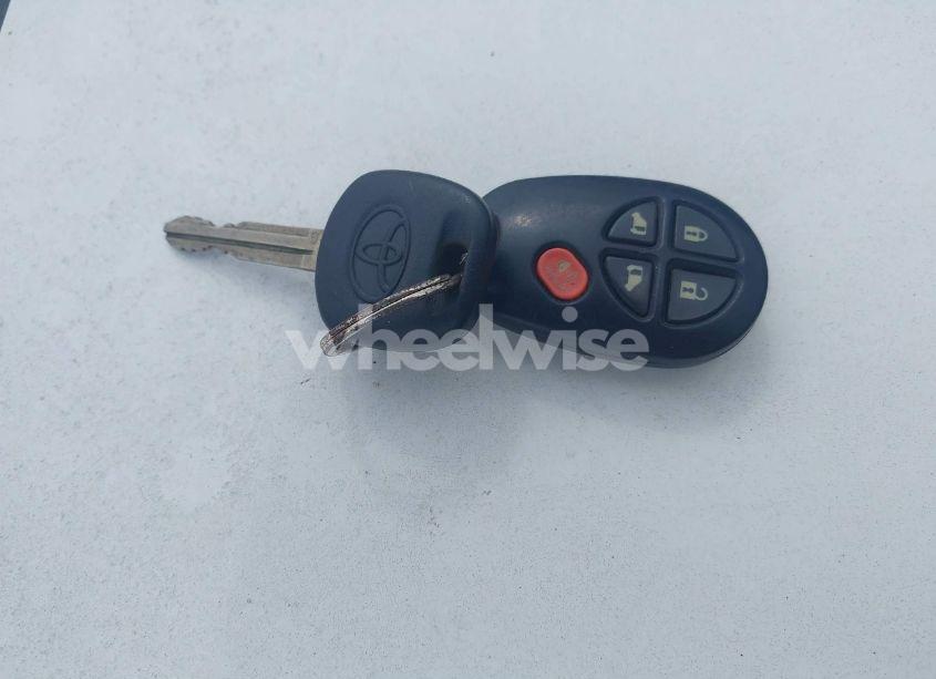 Photo 11 of 2011 Toyota Sienna LE V6 (VIN 5TDKK3DC7BS051343)