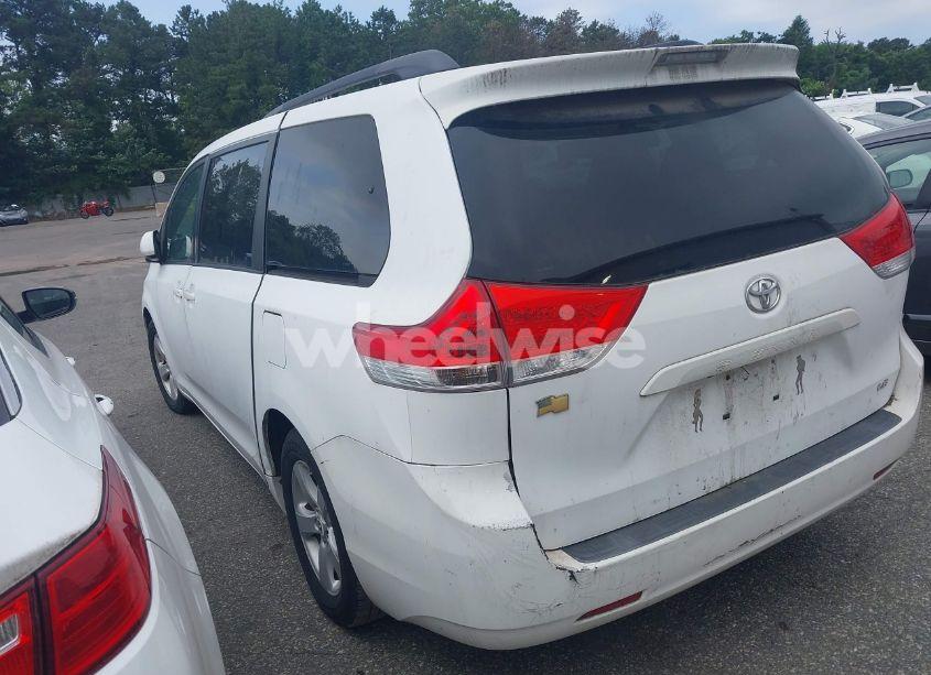 Photo 3 of 2011 Toyota Sienna LE V6 (VIN 5TDKK3DC7BS051343)