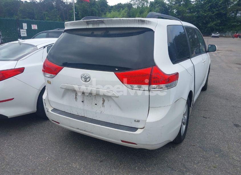 Photo 4 of 2011 Toyota Sienna LE V6 (VIN 5TDKK3DC7BS051343)