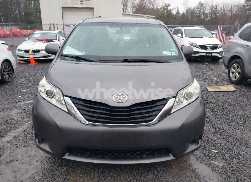Photo 12 of 2011 Toyota Sienna LE V6 (VIN 5TDKK3DC7BS054808)