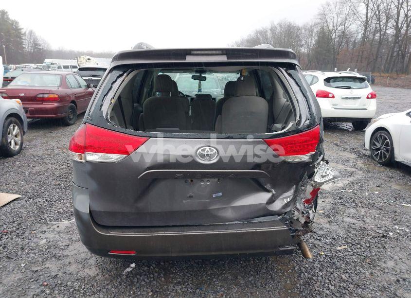 Photo 16 of 2011 Toyota Sienna LE V6 (VIN 5TDKK3DC7BS054808)