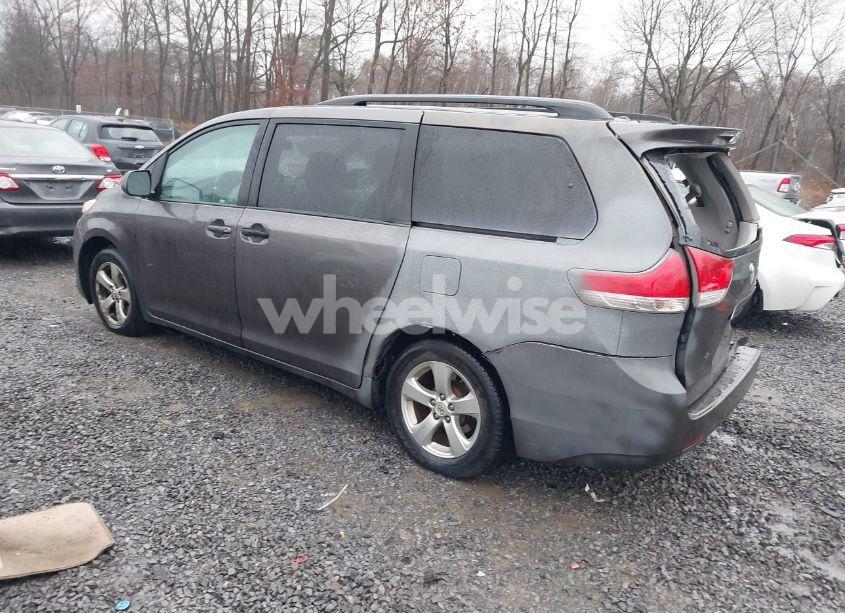 Photo 3 of 2011 Toyota Sienna LE V6 (VIN 5TDKK3DC7BS054808)