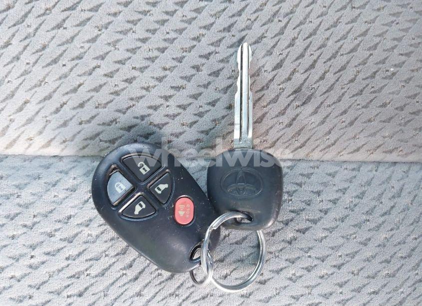 Photo 11 of 2011 Toyota Sienna LE V6 (VIN 5TDKK3DC7BS086853)