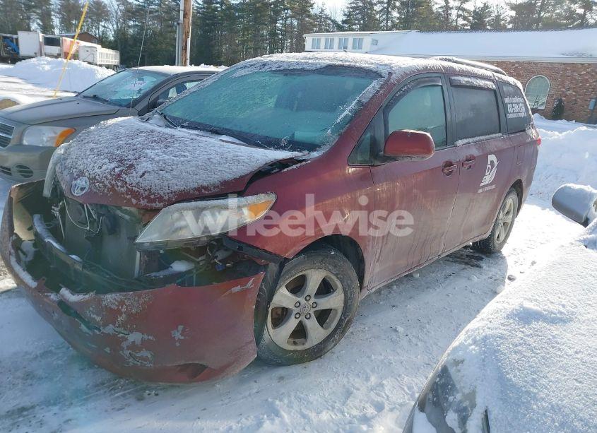 Photo 2 of 2011 Toyota Sienna LE V6 (VIN 5TDKK3DC7BS086853)