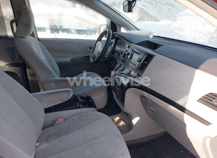 Photo 5 of 2011 Toyota Sienna LE V6 (VIN 5TDKK3DC7BS086853)