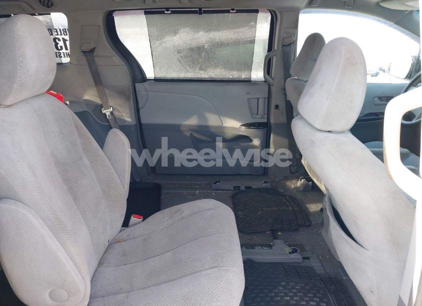 Photo 8 of 2011 Toyota Sienna LE V6 (VIN 5TDKK3DC7BS086853)
