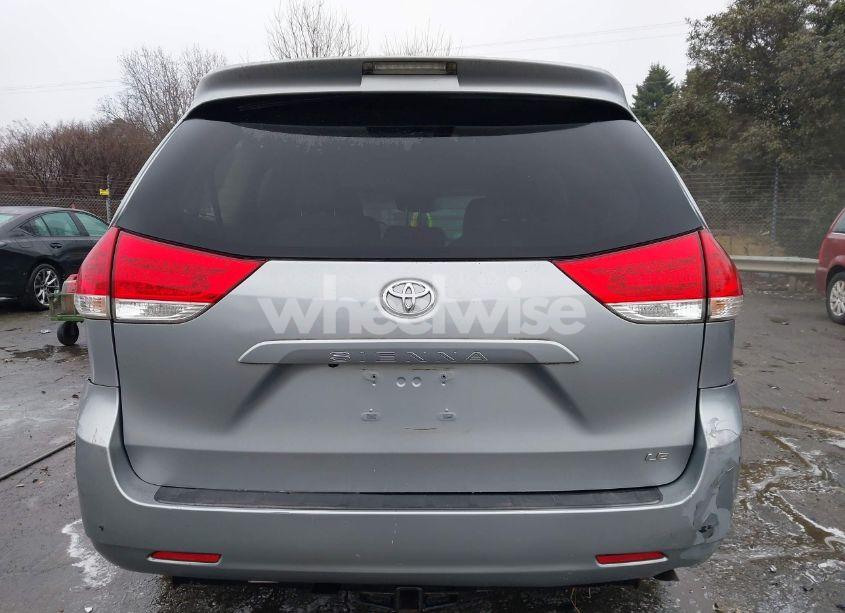 Photo 16 of 2011 Toyota Sienna LE V6 (VIN 5TDKK3DC7BS086870)