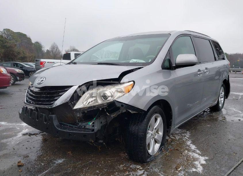 Photo 2 of 2011 Toyota Sienna LE V6 (VIN 5TDKK3DC7BS086870)