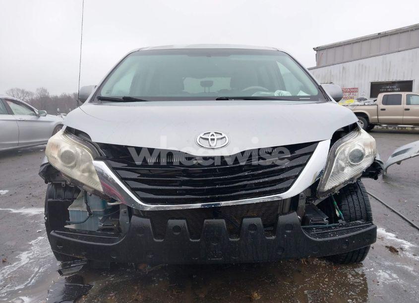 Photo 6 of 2011 Toyota Sienna LE V6 (VIN 5TDKK3DC7BS086870)