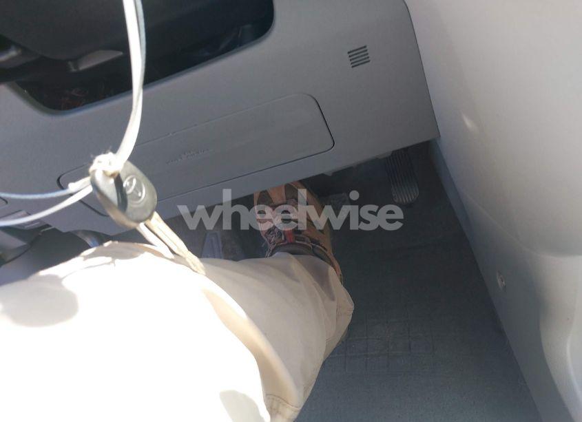 Photo 11 of 2011 Toyota Sienna LE V6 (VIN 5TDKK3DC7BS129037)