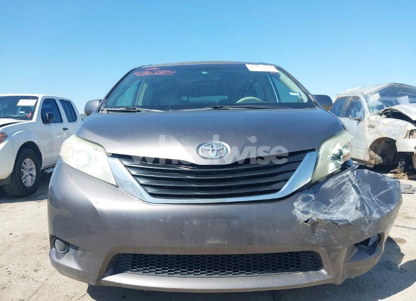 Photo 12 of 2011 Toyota Sienna LE V6 (VIN 5TDKK3DC7BS129037)