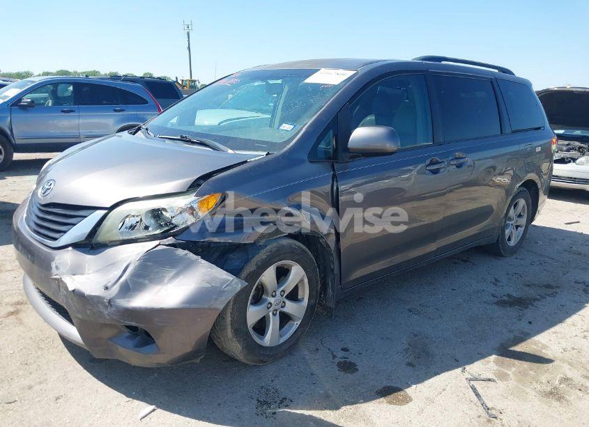 Photo 2 of 2011 Toyota Sienna LE V6 (VIN 5TDKK3DC7BS129037)