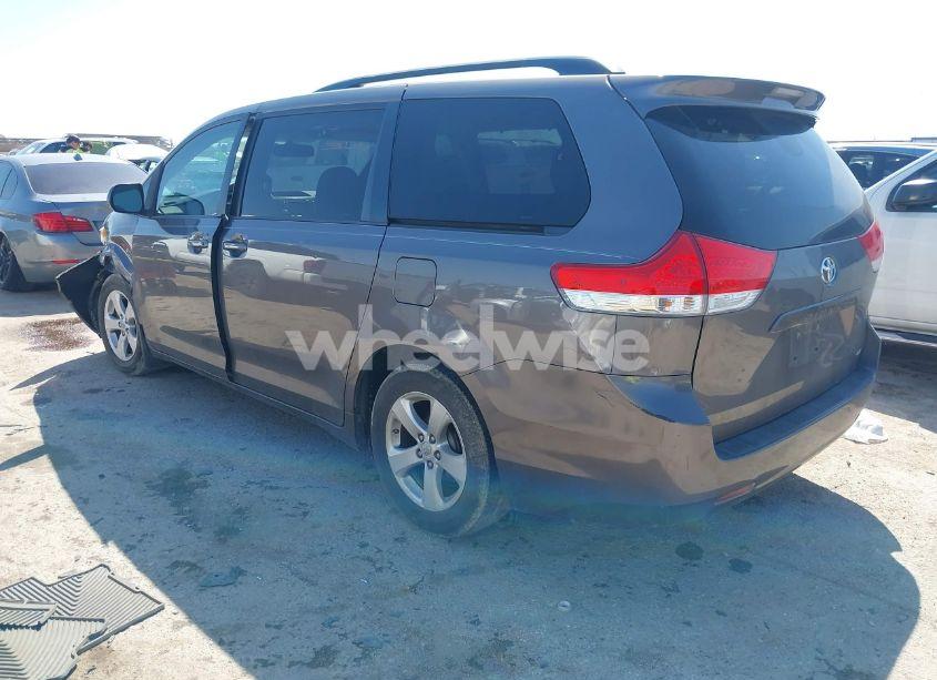 Photo 3 of 2011 Toyota Sienna LE V6 (VIN 5TDKK3DC7BS129037)