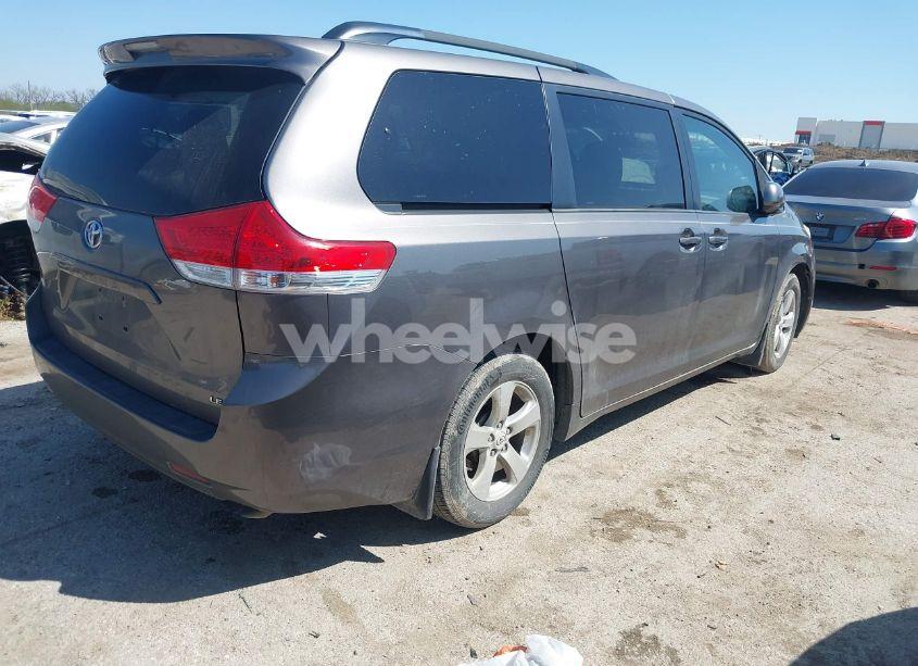 Photo 4 of 2011 Toyota Sienna LE V6 (VIN 5TDKK3DC7BS129037)