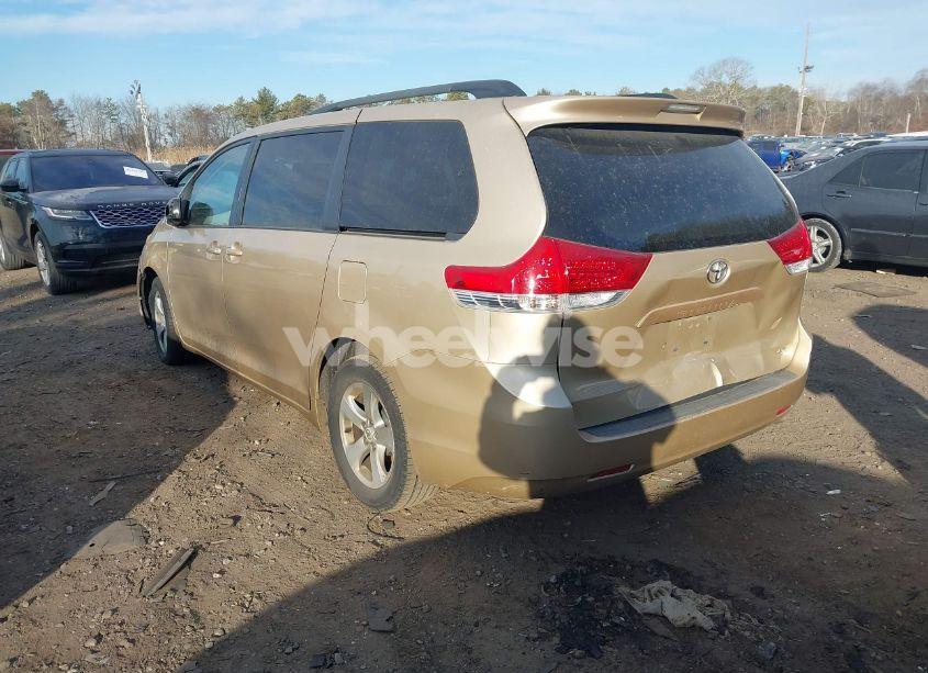 Photo 3 of 2011 Toyota Sienna LE V6 (VIN 5TDKK3DC7BS129104)