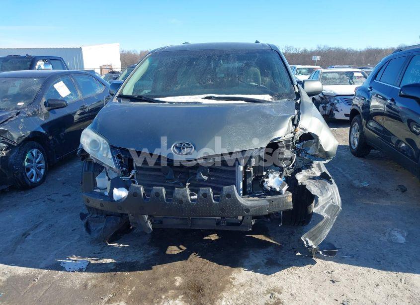 Photo 13 of 2011 Toyota Sienna LE V6 (VIN 5TDKK3DC7BS144881)