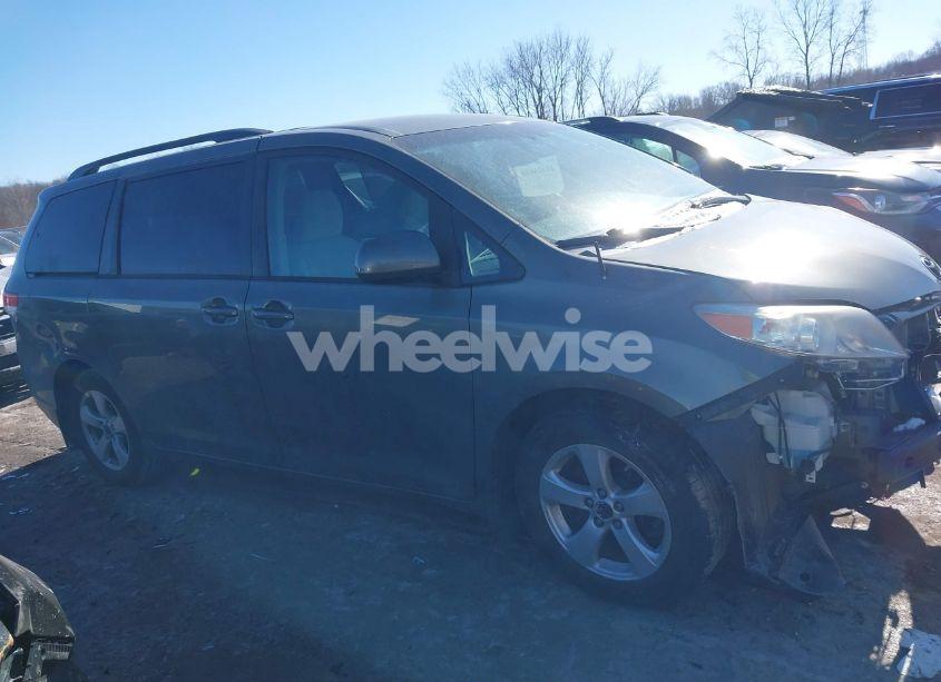 Photo 14 of 2011 Toyota Sienna LE V6 (VIN 5TDKK3DC7BS144881)