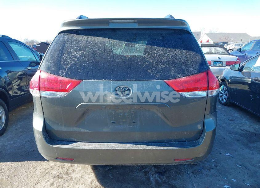 Photo 17 of 2011 Toyota Sienna LE V6 (VIN 5TDKK3DC7BS144881)