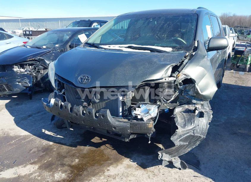 Photo 6 of 2011 Toyota Sienna LE V6 (VIN 5TDKK3DC7BS144881)