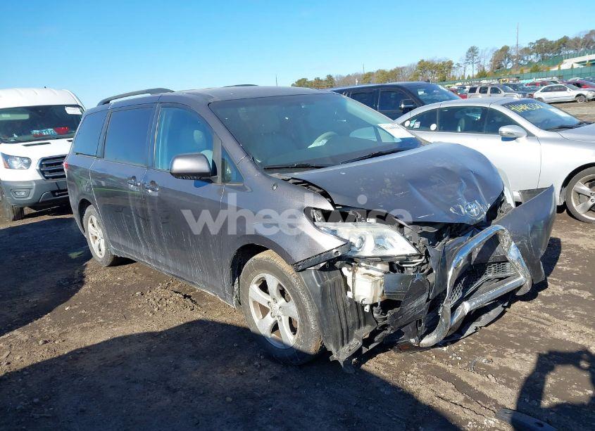 2012 Toyota Sienna LE V6 8 PASSENGER (VIN 5TDKK3DC7CS192043) main photo