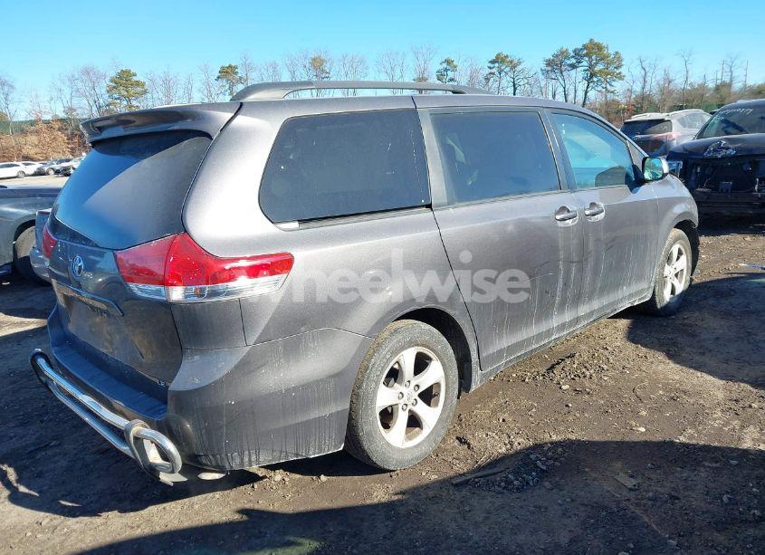 Photo 4 of 2012 Toyota Sienna LE V6 8 PASSENGER (VIN 5TDKK3DC7CS192043)