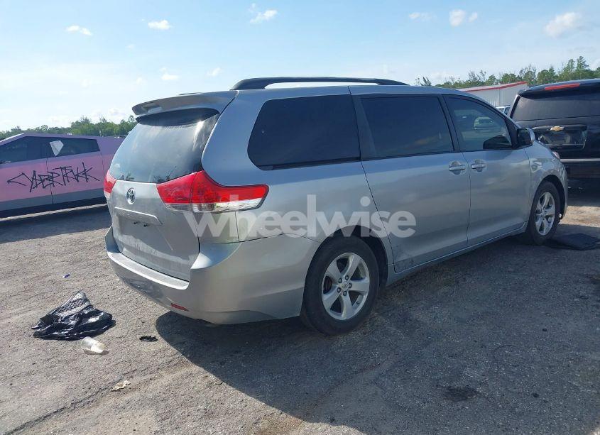 Photo 4 of 2012 Toyota Sienna LE V6 8 PASSENGER (VIN 5TDKK3DC7CS200870)