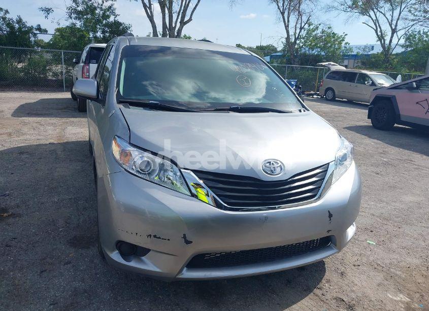 Photo 6 of 2012 Toyota Sienna LE V6 8 PASSENGER (VIN 5TDKK3DC7CS200870)