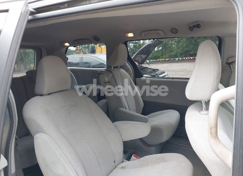 Photo 8 of 2012 Toyota Sienna LE V6 8 PASSENGER (VIN 5TDKK3DC7CS222416)