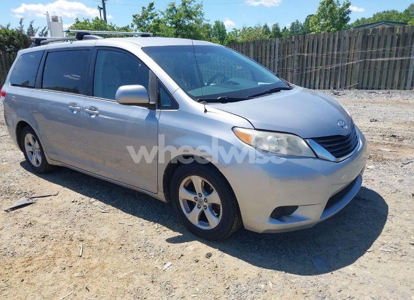 2012 Toyota Sienna LE V6 8 PASSENGER (VIN 5TDKK3DC7CS224439) main photo