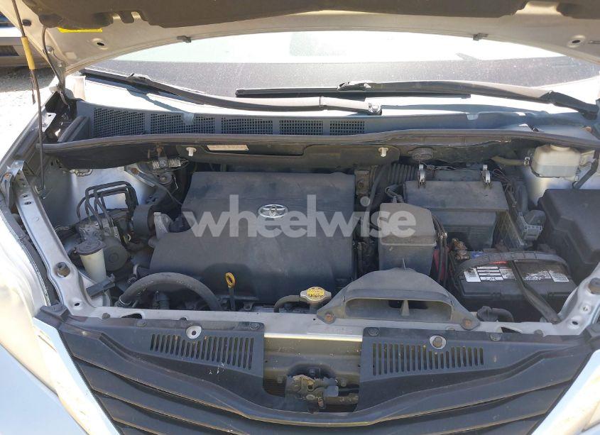 Photo 10 of 2012 Toyota Sienna LE V6 8 PASSENGER (VIN 5TDKK3DC7CS224439)