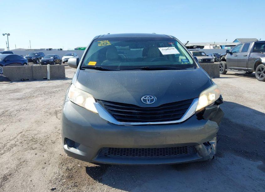Photo 12 of 2012 Toyota Sienna LE V6 8 PASSENGER (VIN 5TDKK3DC7CS230502)