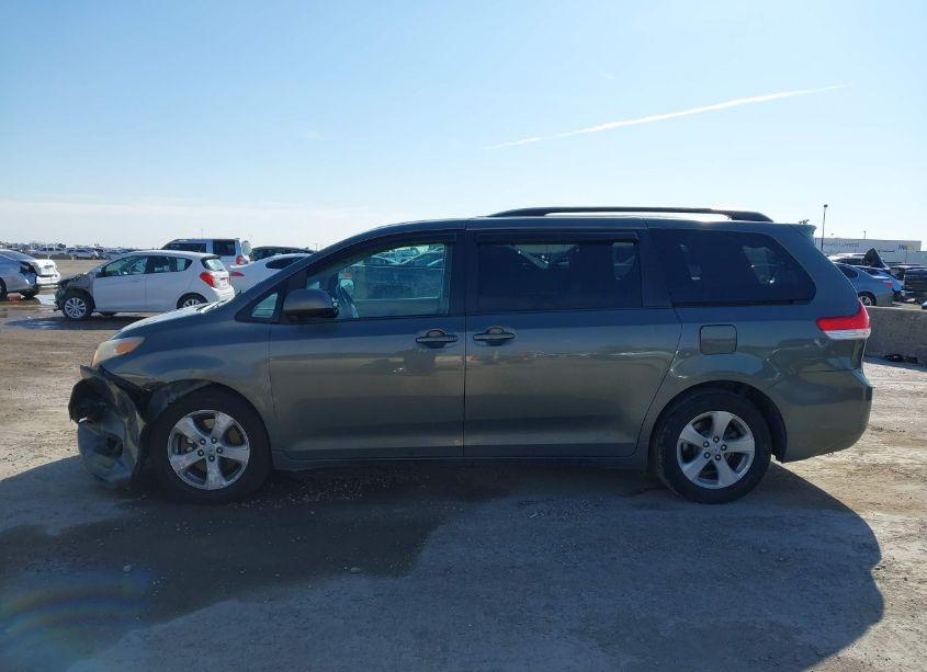 Photo 14 of 2012 Toyota Sienna LE V6 8 PASSENGER (VIN 5TDKK3DC7CS230502)