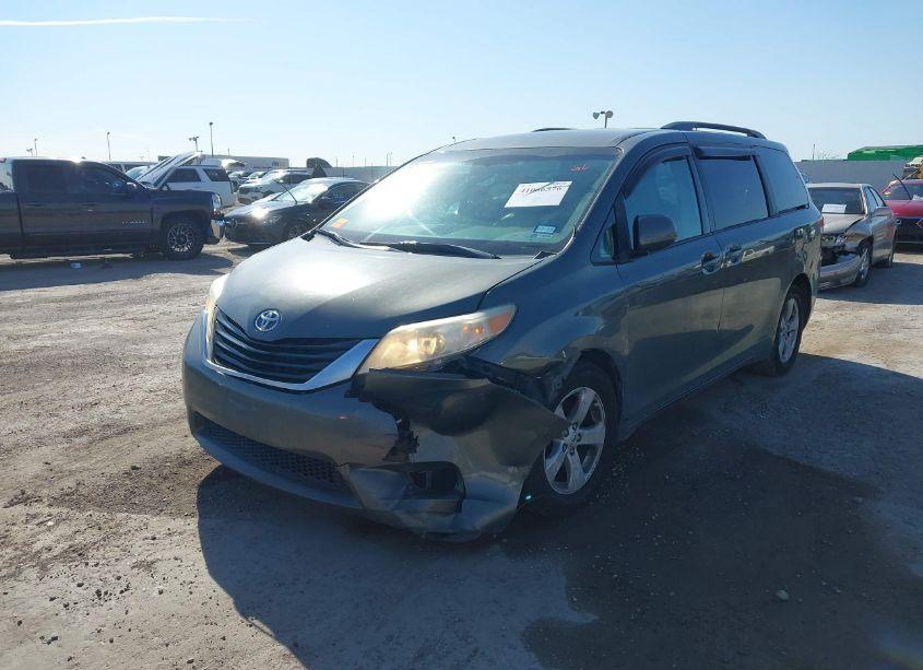 Photo 2 of 2012 Toyota Sienna LE V6 8 PASSENGER (VIN 5TDKK3DC7CS230502)