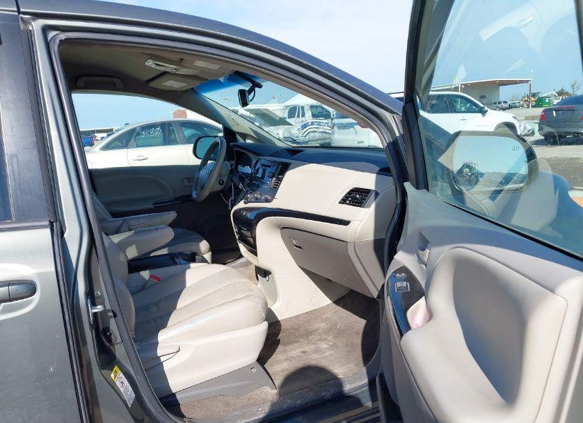 Photo 5 of 2012 Toyota Sienna LE V6 8 PASSENGER (VIN 5TDKK3DC7CS230502)