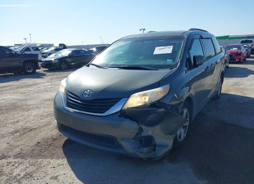 Photo 6 of 2012 Toyota Sienna LE V6 8 PASSENGER (VIN 5TDKK3DC7CS230502)