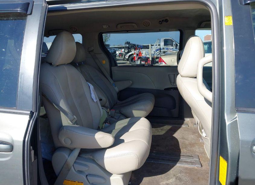 Photo 8 of 2012 Toyota Sienna LE V6 8 PASSENGER (VIN 5TDKK3DC7CS230502)