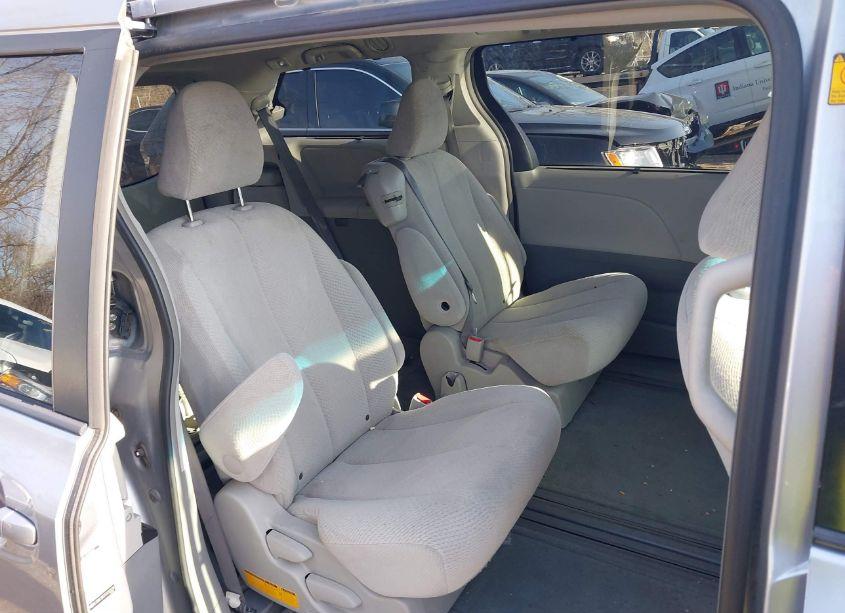 Photo 8 of 2012 Toyota Sienna LE V6 8 PASSENGER (VIN 5TDKK3DC7CS235599)