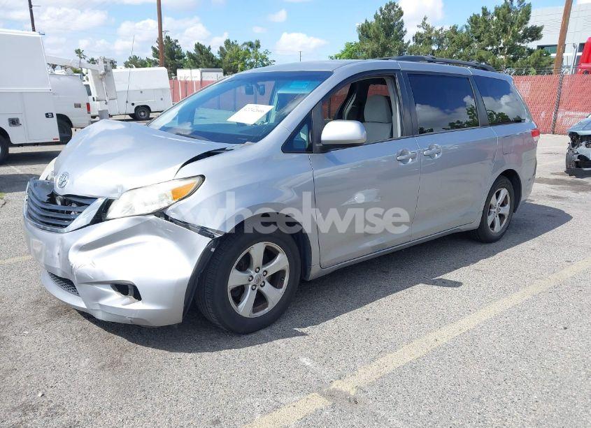 Photo 2 of 2012 Toyota Sienna LE V6 8 PASSENGER (VIN 5TDKK3DC7CS239670)