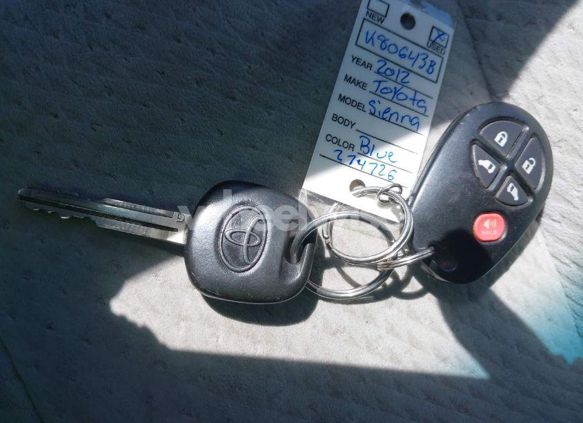 Photo 11 of 2012 Toyota Sienna LE V6 8 PASSENGER (VIN 5TDKK3DC7CS274726)