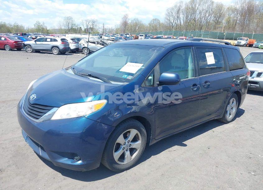 Photo 2 of 2012 Toyota Sienna LE V6 8 PASSENGER (VIN 5TDKK3DC7CS274726)