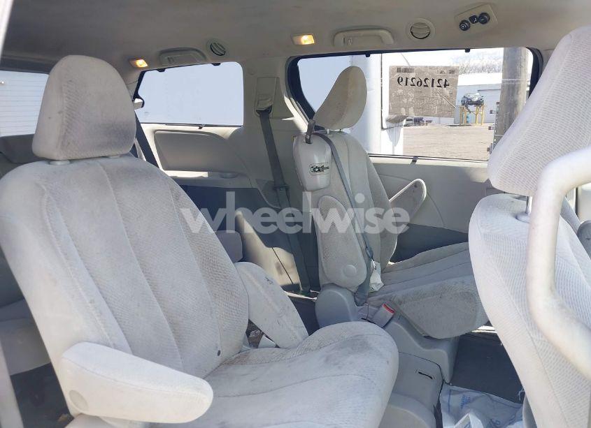 Photo 8 of 2012 Toyota Sienna LE V6 8 PASSENGER (VIN 5TDKK3DC7CS274726)