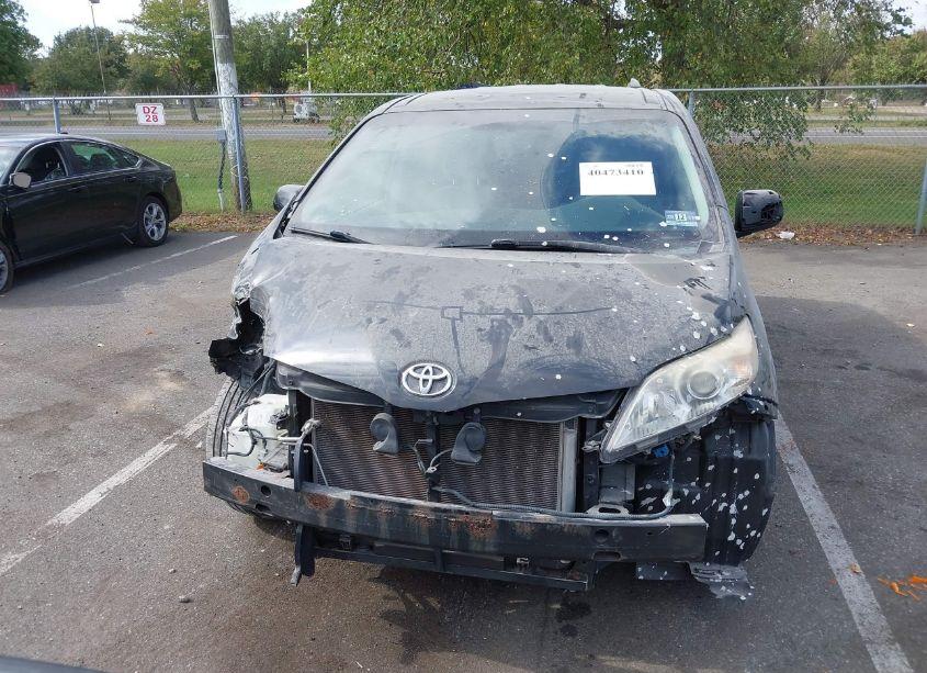 Photo 13 of 2013 Toyota Sienna LE V6 8 PASSENGER (VIN 5TDKK3DC7DS315051)